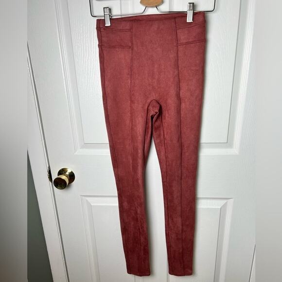 Spanx NWOT Faux Suede Leggings Rich Rose XS - Picture 4 of 7